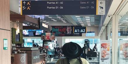 Cortes eléctricos paralizan el control migratorio en el aeropuerto de Quito