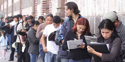 El 69 % de jóvenes de Ecuador no está insertado en el mercado laboral