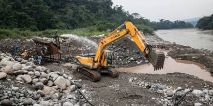 16 grupos indígenas de Sucumbíos denuncian presunta minería ilegal