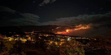 Un incendio forestal consume unas 120 hectáreas de vegetación en Azuay 