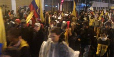 Undécimo día: marcha multitudinaria bajo la lluvia