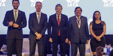 IATA pide seguir potenciando la aviación en Ecuador