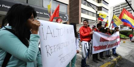 Ecuador: Arcotel suspende concurso de frecuencias por 30 días