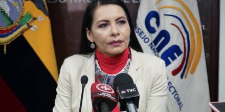 Fiscalía investiga a Diana Atamaint por tráfico de influencias