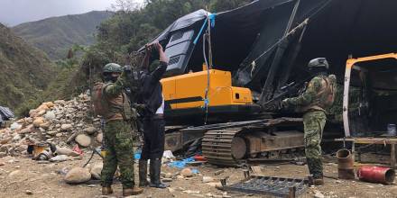 45 campamentos de minería ilegal fueron destruidos en Azuay