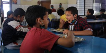 El efecto de la pandemia aún afecta la alimentación escolar en América Latina y el Caribe