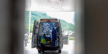 Ecuador invertirá más de 46 millones de dólares en compra de 267 ambulancias