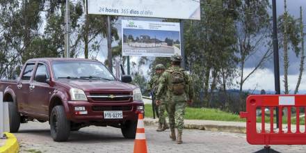 Ecuador y Colombia implementarán un sistema que facilitará tránsito por paso fronterizo