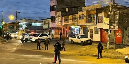 Dos carros bomba estallaron en Esmeraldas