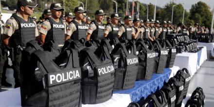 La Policía Nacional recibió armamento y chalecos blindados