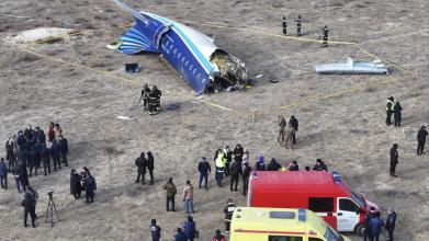 Ucrania afirma que el avión siniestrado en Kazajistán fue derribado por los rusos