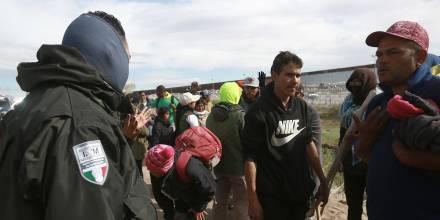 Los migrantes ecuatorianos en la frontera con EE.UU. se multiplicaron