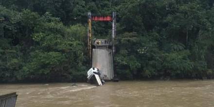 Un puente se cayó en Yantzaza