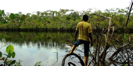 La comunidad amazónica de la reserva natural del Yasuní que acabó dividida por el petróleo