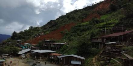 Siete viviendas afectadas por deslizamiento en Nambija, Zamora Chinchipe