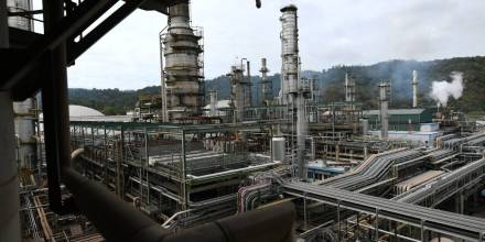 Gobierno espera inversión privada de hasta $2600 millones para Refinería de Esmeraldas