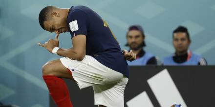 Los clásicos Inglaterra-Francia y Países Bajos-Argentina alumbran los cuartos