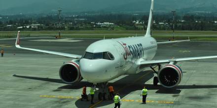 La aerolínea JetSmart inició sus operaciones en Ecuador