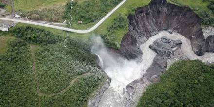 Erosión del río Coca amenaza complejo de obras estratégico