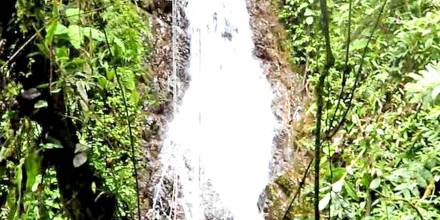 En Centinela del Cóndor descubren cascada que será promovida como atractivo turístico