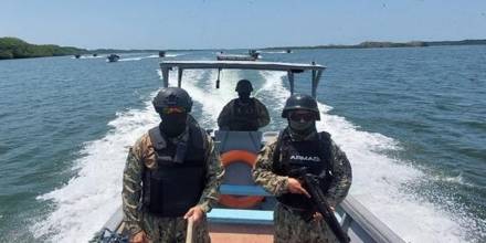 Un semisumergible con droga fue interceptado cerca de Galápagos