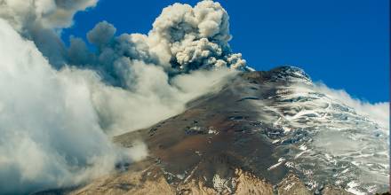 Los volcanes activos de Ecuador se muestran con intensidades entre moderada y alta