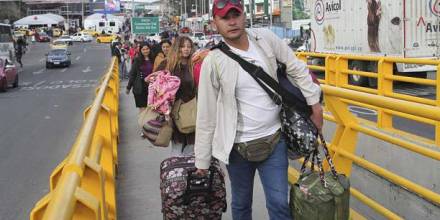 2 000 ciudadanos venezolanos diarios pasan por Rumichaca 