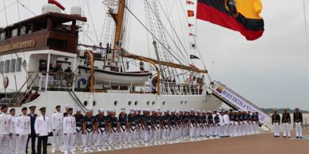 Buque Escuela 'Guayas' de la Armada de Ecuador zarpa al Báltico en crucero de instrucción