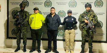 La Policía entregó a Colombia a guerrillero detenido en Tulcán