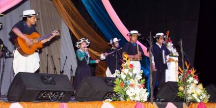 Estudiantes de Zamora Chinchipe interpretaron canciones en idiomas nativos
