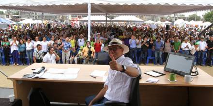 Jorge Glas viola la ley y pide respeto por un carajo