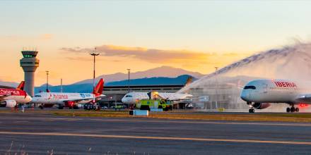 Ecuador elimina el impuesto a la salida de divisas a las líneas aéreas