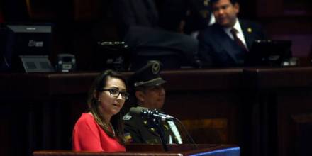 Abstenciones y ausencias del bloque de Alianza PAIS salvaron de la censura a la exministra Verónica Espinosa