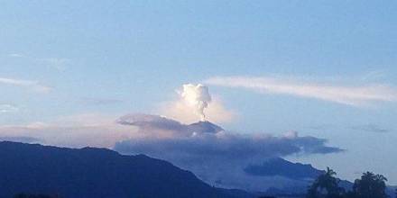 Ceniza en poblaciones de Morona por volcán Sangay