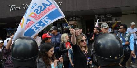 La protesta persiste en el CNE, pese al desalojo