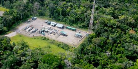 El petróleo convive en selva que no puede tocarse en Ecuador
