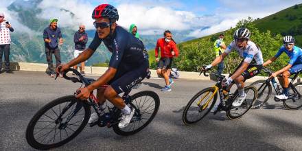 Carapaz sigue haciendo historia en el Tour de Francia