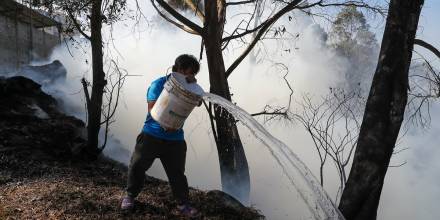 Ecuador tiene 22 incendios forestales activos