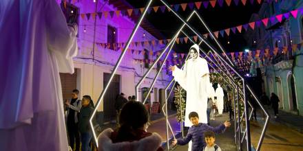 'Guaguas' de pan, colada morada, tradiciones y leyendas rodean al Día de Difuntos en Quito