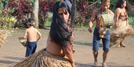 Tradiciones, cultura y danzas en Sacha Wasi