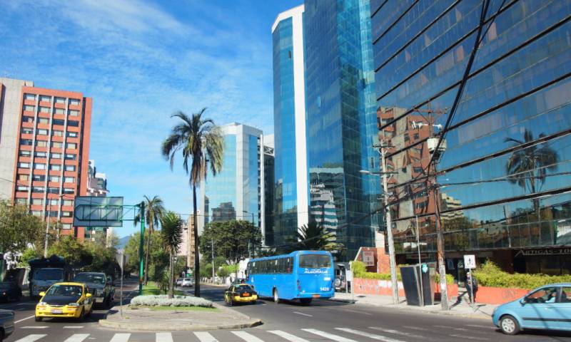 ¿Hasta qué hora es el Pico y placa en Quito? Desde las 6:00 hasta las 9:30 y de las 16:00 a las 20:00 / Foto: Shutterstock