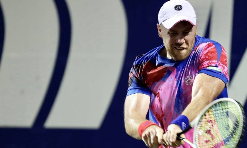 El tenista ucraniano Illya Marchenko se bañó este sábado de alegría al adjudicarse el título del Challenger ATP / Foto: EFE