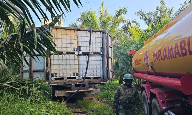 Durante el operativo, se incautó un autotanque que contenía 6.000 galones de diésel / Foto: cortesía Ejército 