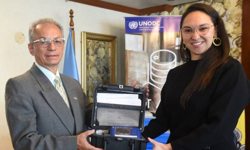 La entrega de los equipos se realizó en Quito / Foto: cortesía Ministerio del Interior