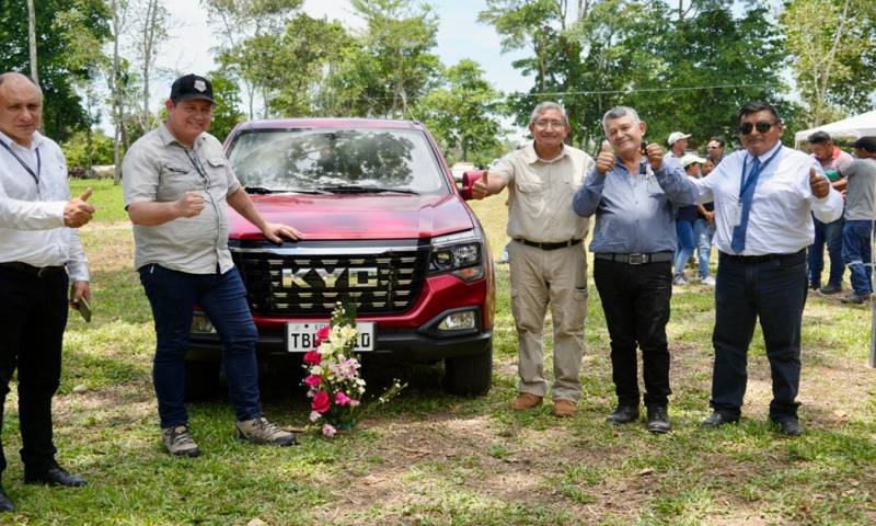 Se entregaron títulos de propiedad de tierra, certificados de las capacitaciones, etc. / Foto: cortesía MAG