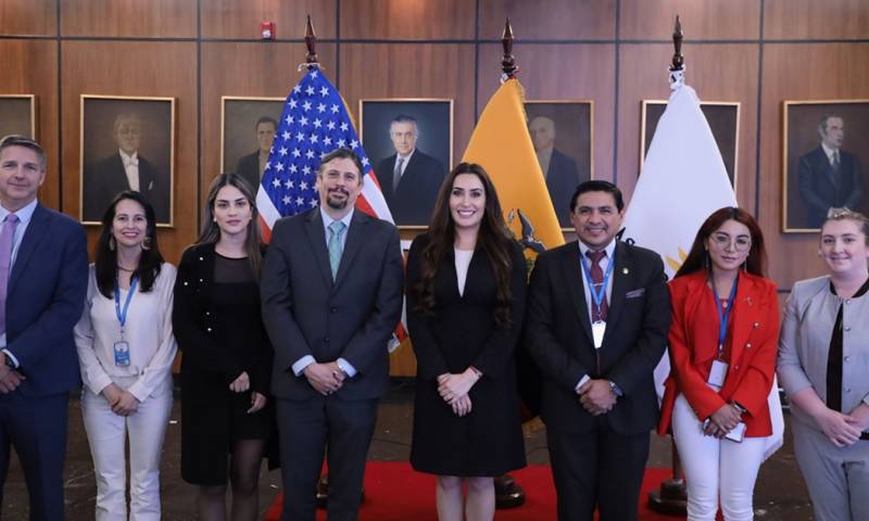 Richard Nephew, coordinador Global Anticorrupción de EE.UU., se reunió con varios legisladores / Foto: cortesía Karina Subía