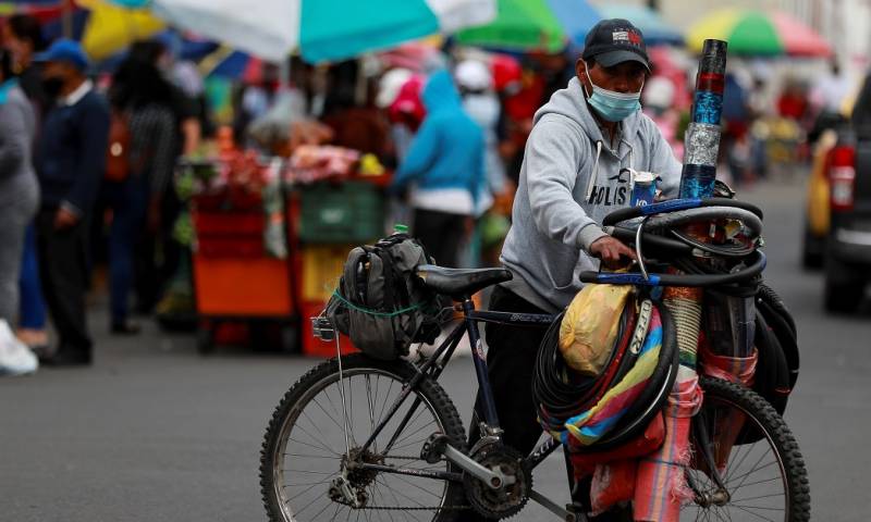 Ecuador reporta 121.525 positivos y 10.99 6 fallecidos por la COVID-19 / Foto: EFE