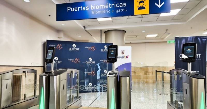 Gracias a las puertas biométricas, el tiempo de procesamiento se ha reducido a menos de un minuto / Foto: cortesía Quiport