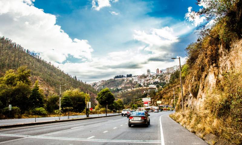 Estas son las placas que tienen pico y placa hoy, 3 de enero de 2024, en Quito / Foto: Shutterstock