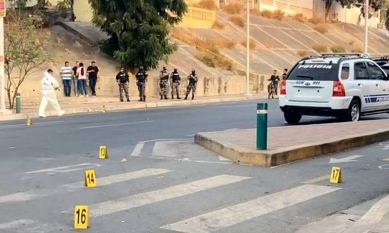 La Policía Nacional se encuentra recabando indicios en la escena del crimen / Foto: cortesía 